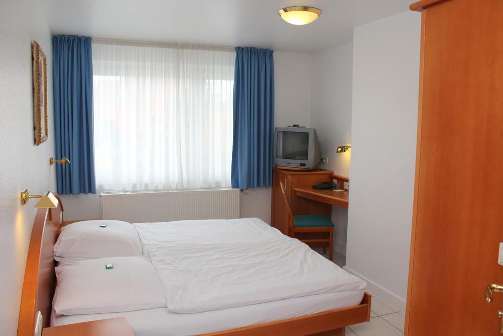 Hotel Sonne Leinfelden-Echterdingen Zimmer foto